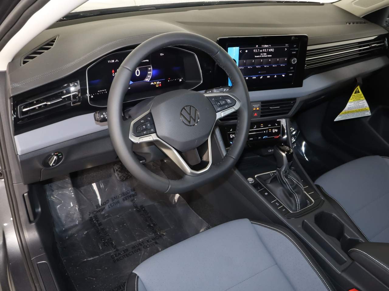 New 2027 Platinum Gray Metallic Volkswagen SE image 9