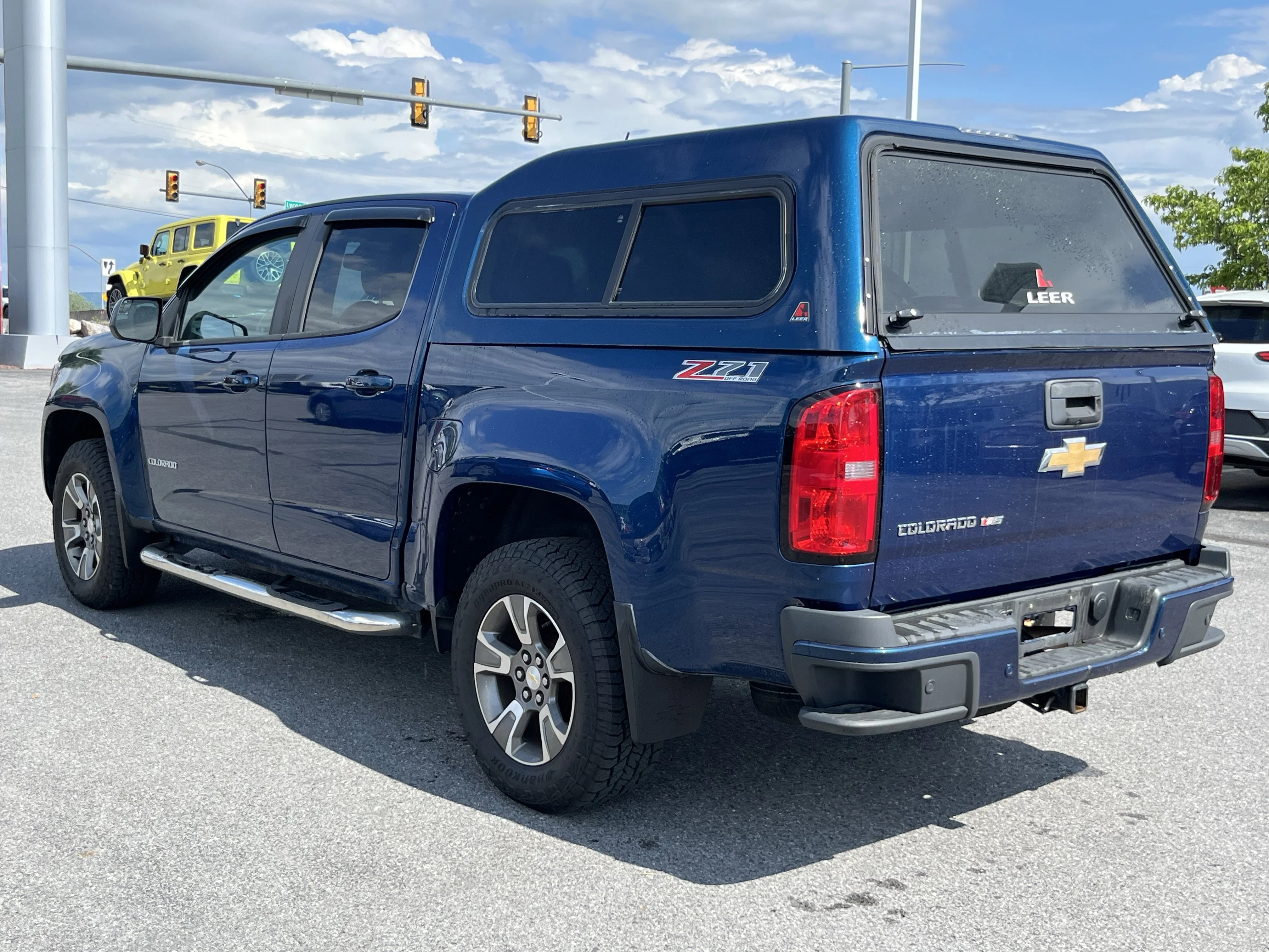 Used 2019 Pacific Blue Metallic Chevrolet Z71 image 8