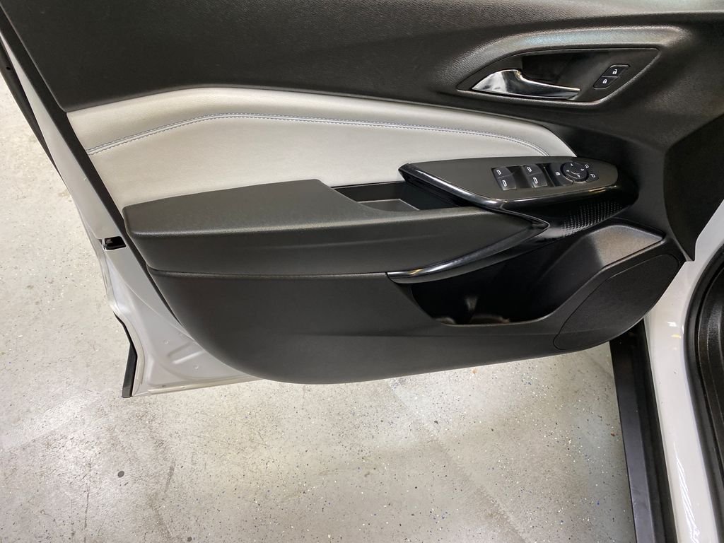 Used 2025 White Chevrolet LT image 20