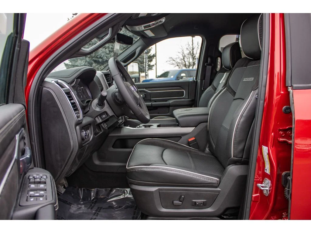 2026 RAM 3500 Laramie - Photo 13