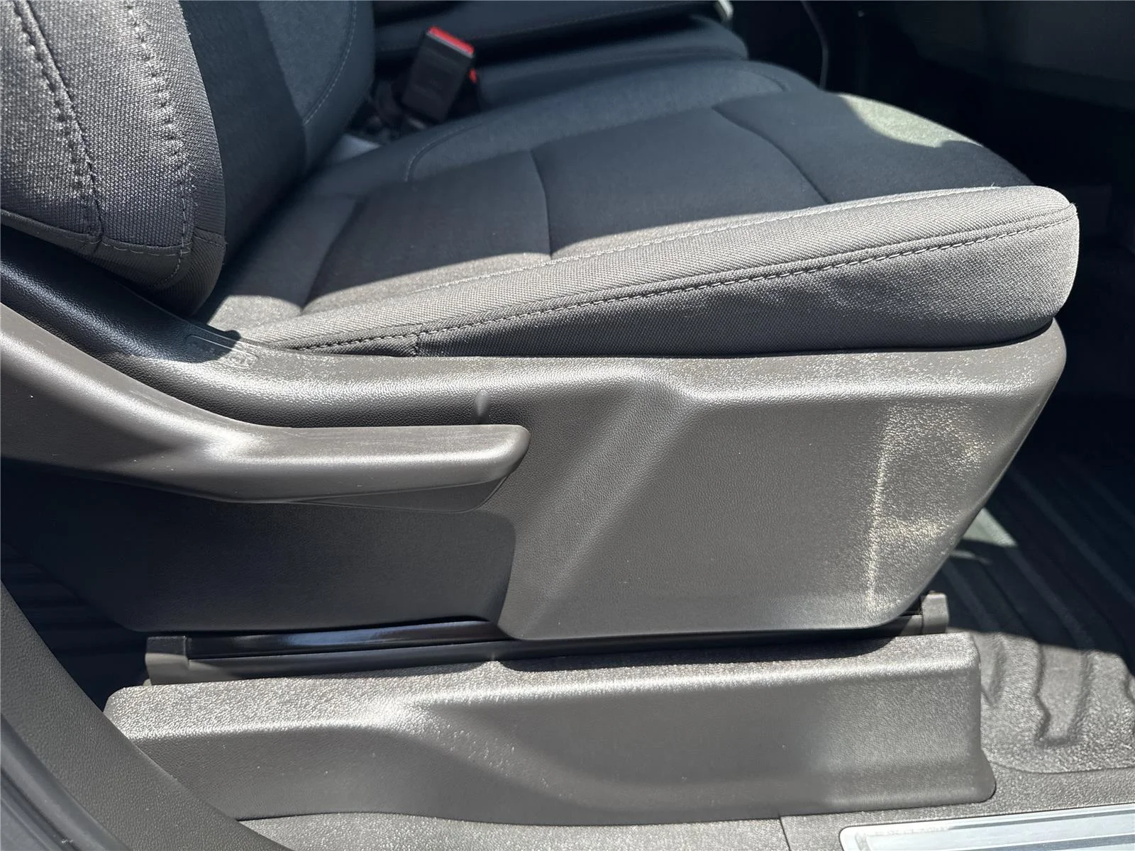 Used 2025 Summit White Chevrolet LT image 36