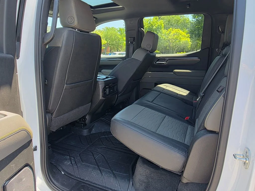 Used 2025 Summit White Chevrolet ZR2 image 33
