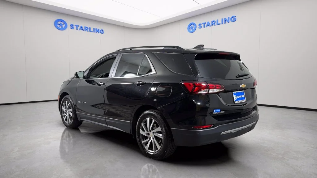 Used 2022 MOSAIC BLACK METALLIC Chevrolet LT image 5