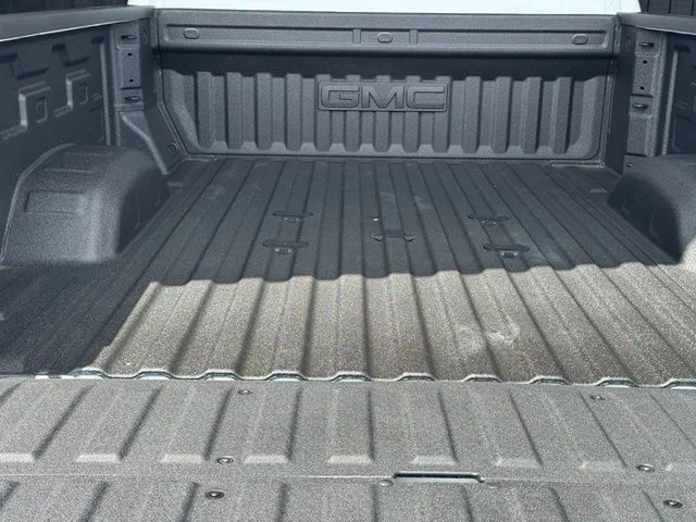 New 2026 White GMC AT4 image 31