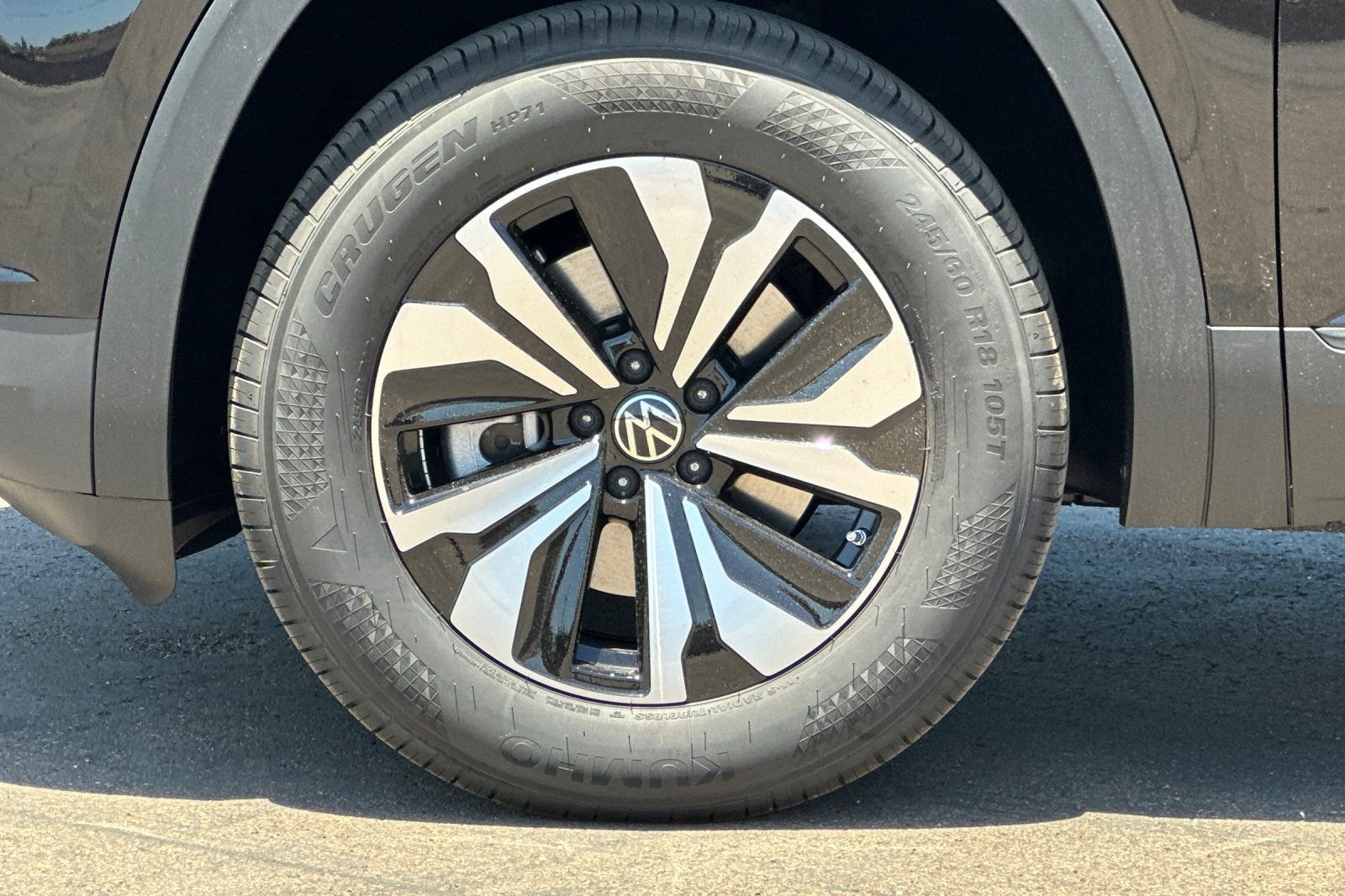 New 2026 Deep Black Pearl Volkswagen SE image 26