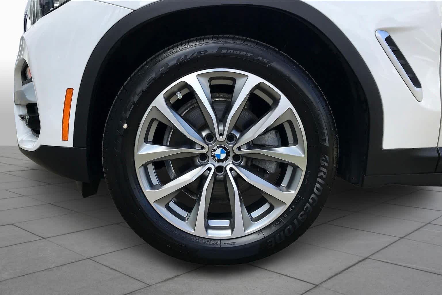 Used 2018 Mineral White Metallic BMW xDrive30i image 10