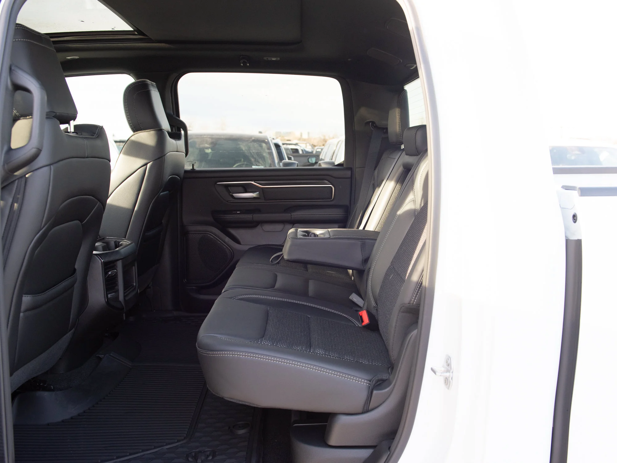 Used 2026 White RAM Sport* Crew Cab 4x4, Twin-Turbo, Pano Sunroof, Nav, 12 Inch Screen image 16