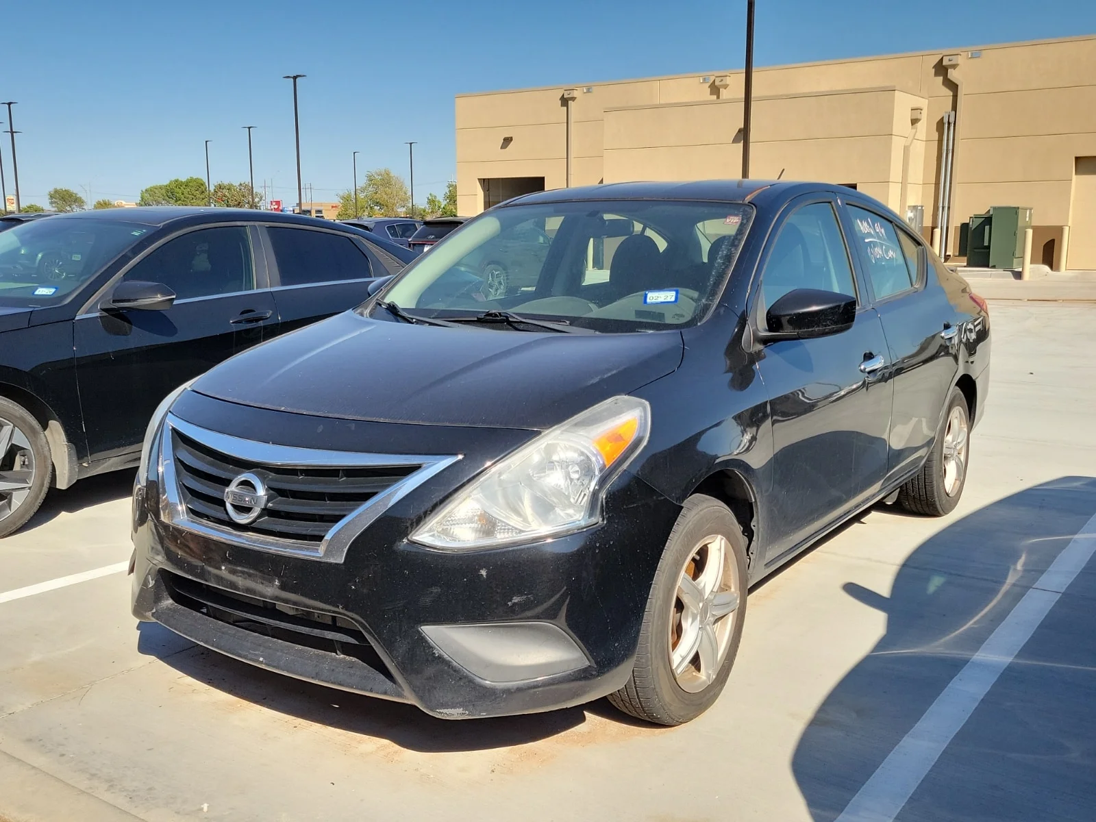 Used 2016 Black Nissan 1.6 SV image 1