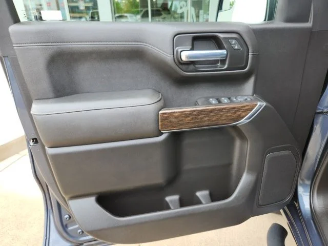 Used 2021 Blue GMC Elevation image 14