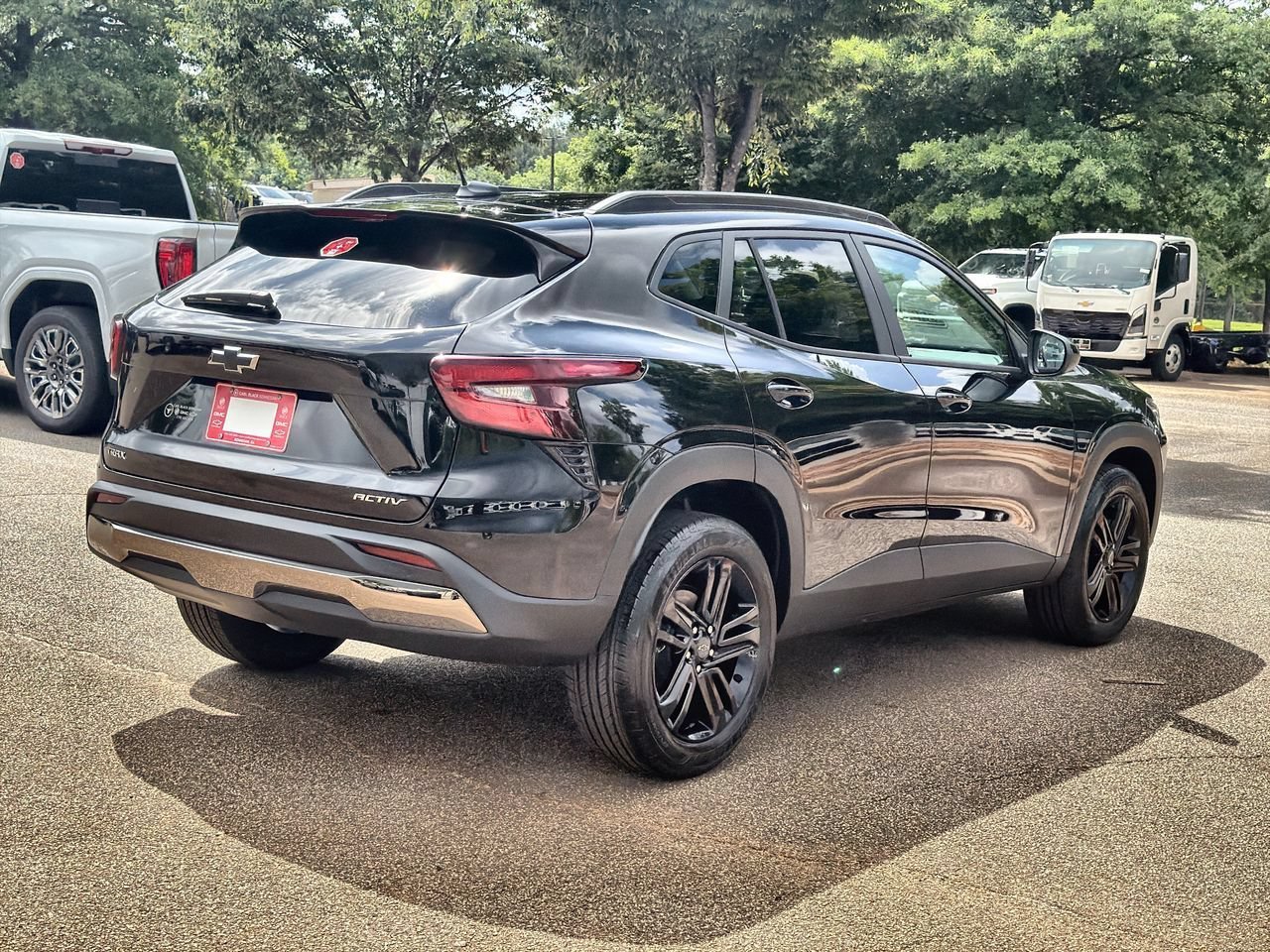 New 2026 Mosaic Black Metallic Chevrolet ACTIV image 8