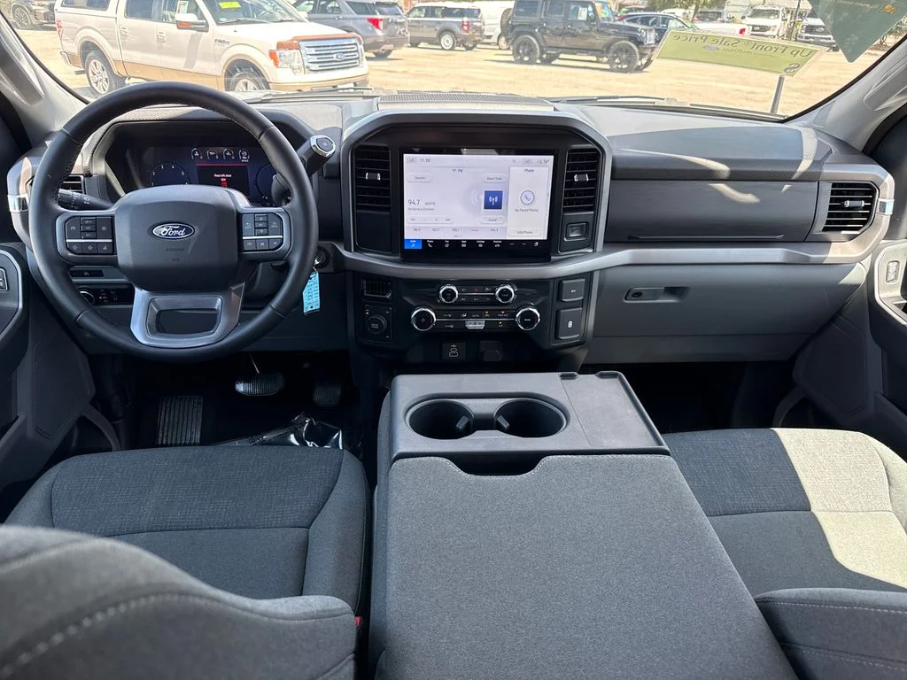 Used 2025 Silver Ford XLT w/ LIFTKIT image 6