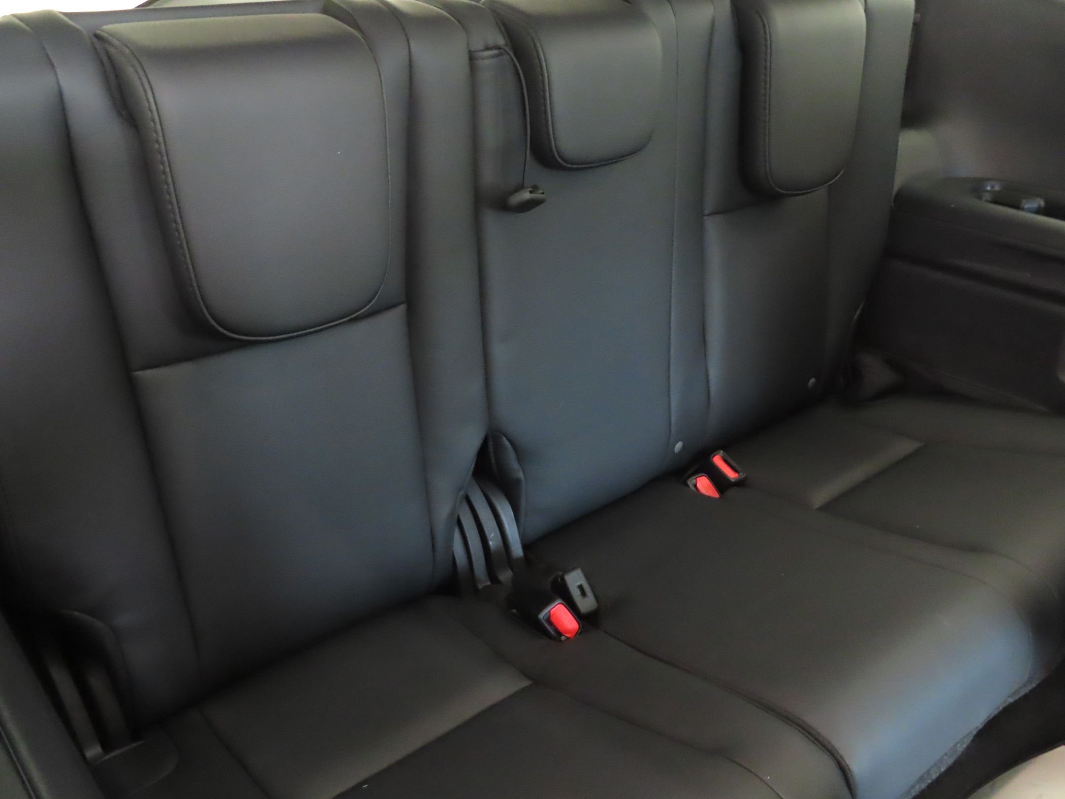 Used 2025 White Subaru Onyx Edition Touring image 25