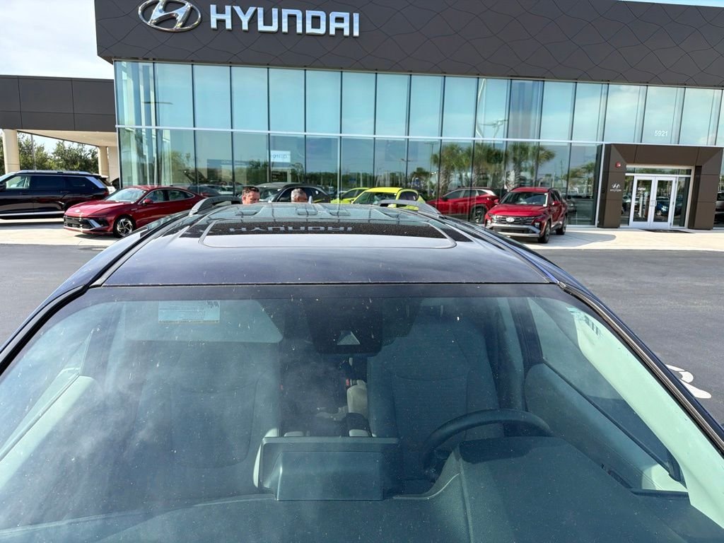 2021 Toyota Sienna LE - Photo 11