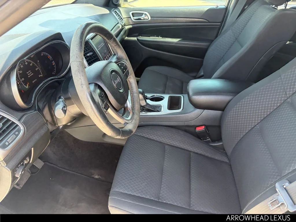 Used 2018 White Jeep Laredo E image 12