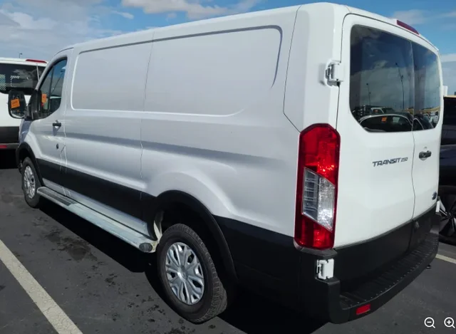 Used 2025 Oxford White Ford Base image 4