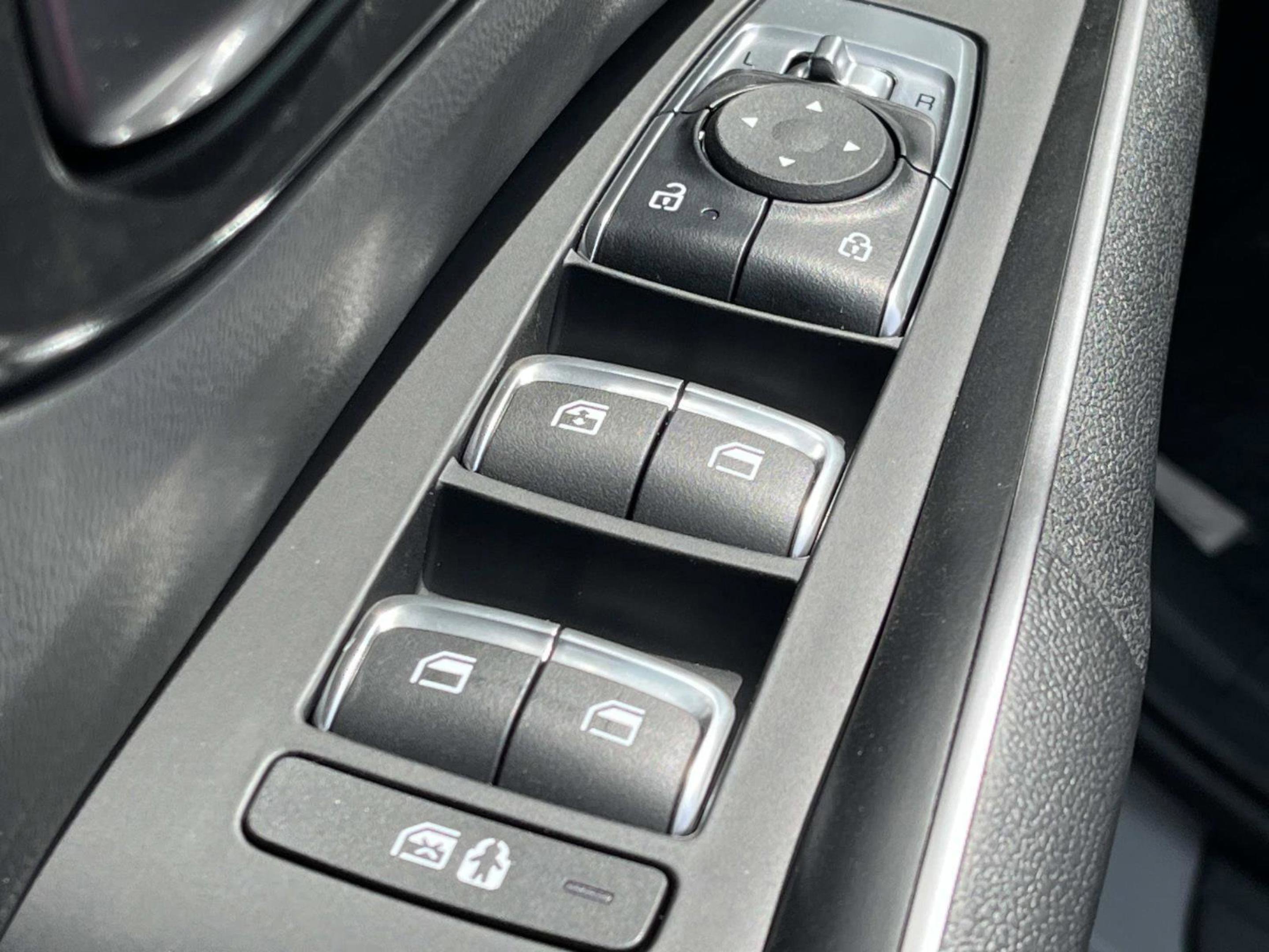 New 2026 Wolf Gray Kia S image 24