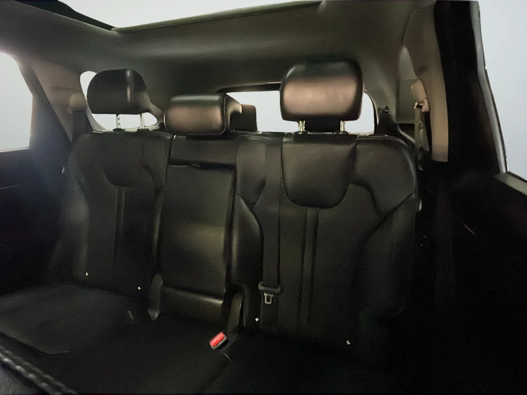 Used 2024 Black Kia S image 41