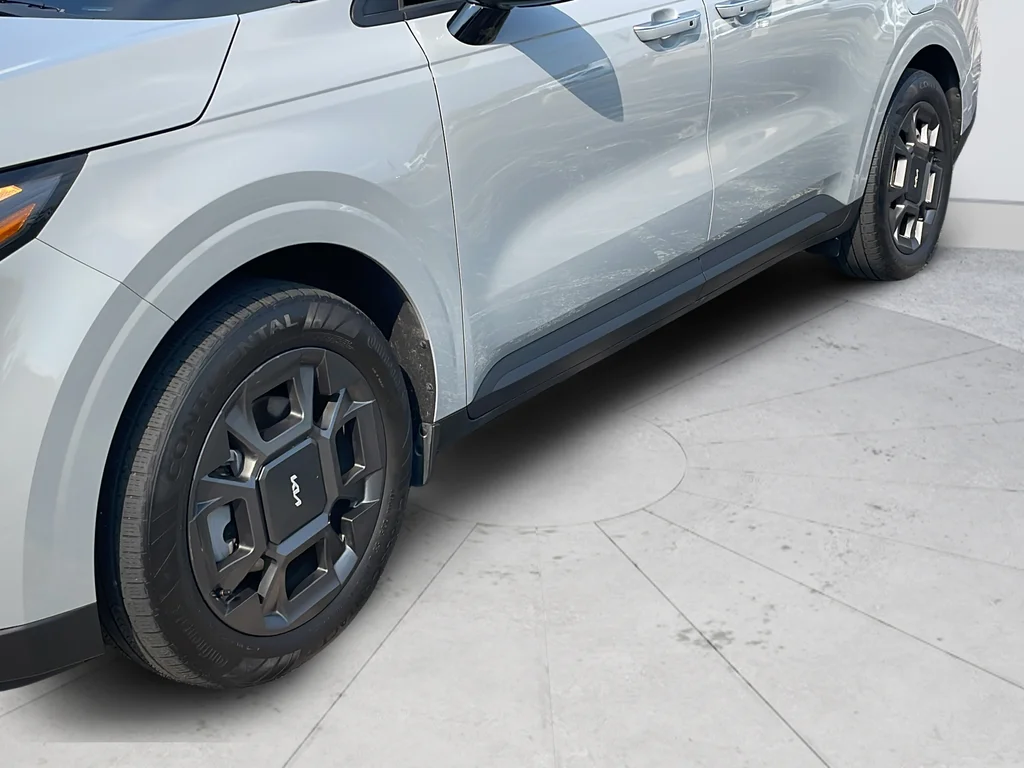 Used 2025 White Kia EX image 39