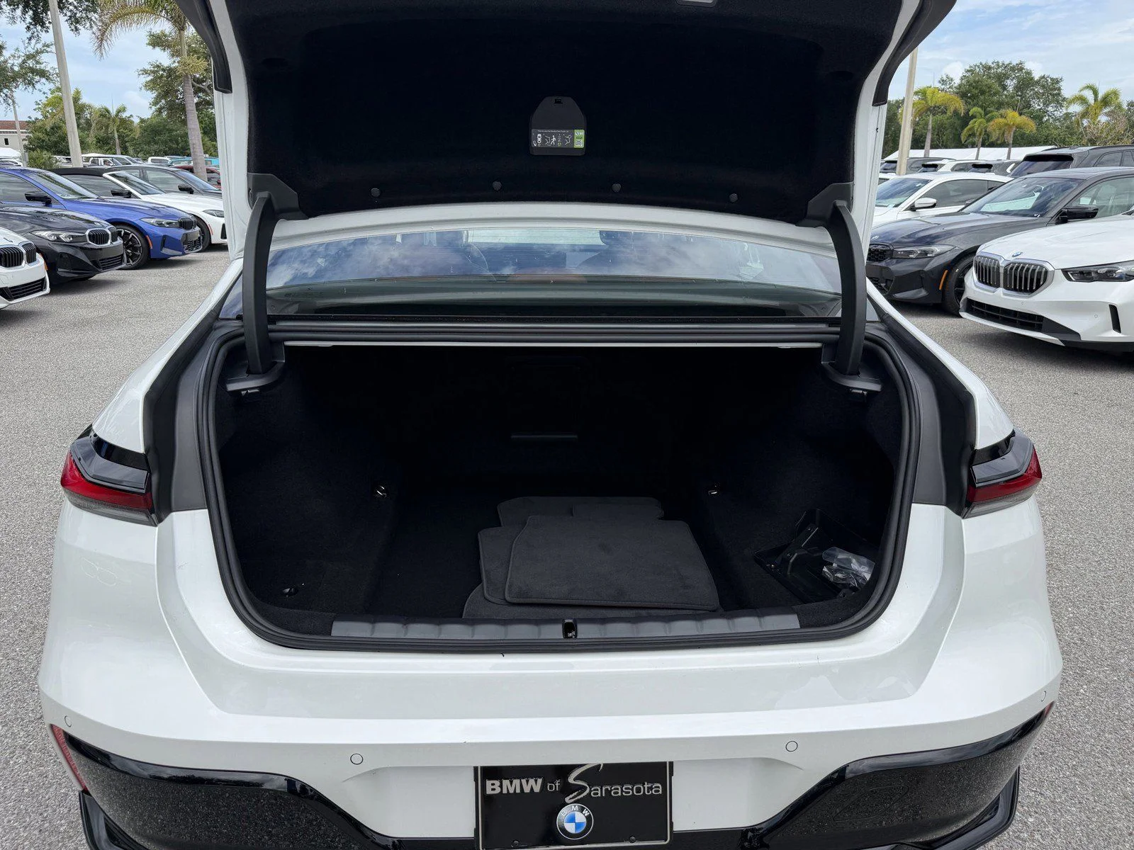 New 2026 Mineral White Metallic BMW 740i image 9