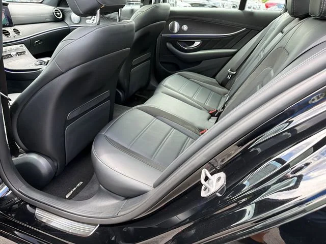 Used 2019 Red Mercedes-Benz 4MATIC® image 21
