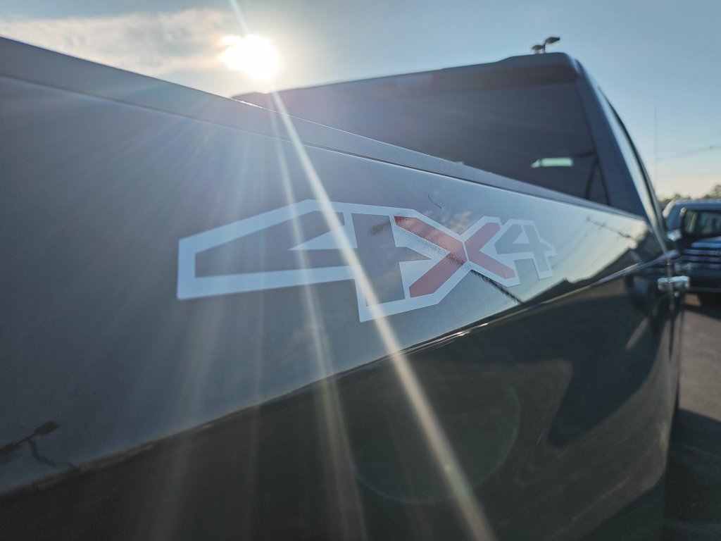 Used 2025 Gray Chevrolet LT image 28