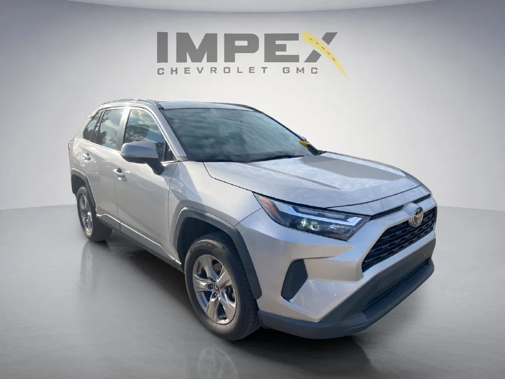 Used 2022  Toyota XLE image 7