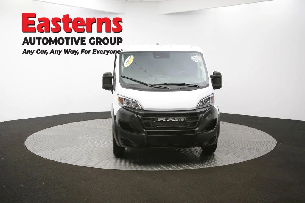 Used 2025 White Ram Base image 48