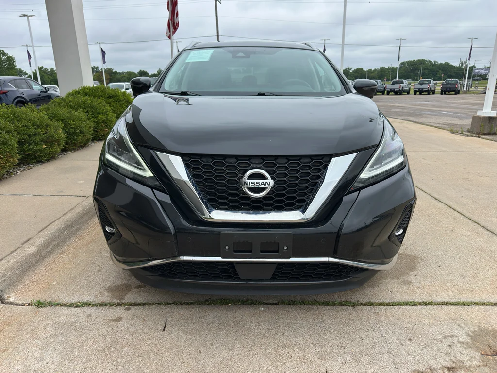 Used 2021 Magnetic Black Pearl Nissan Platinum image 8