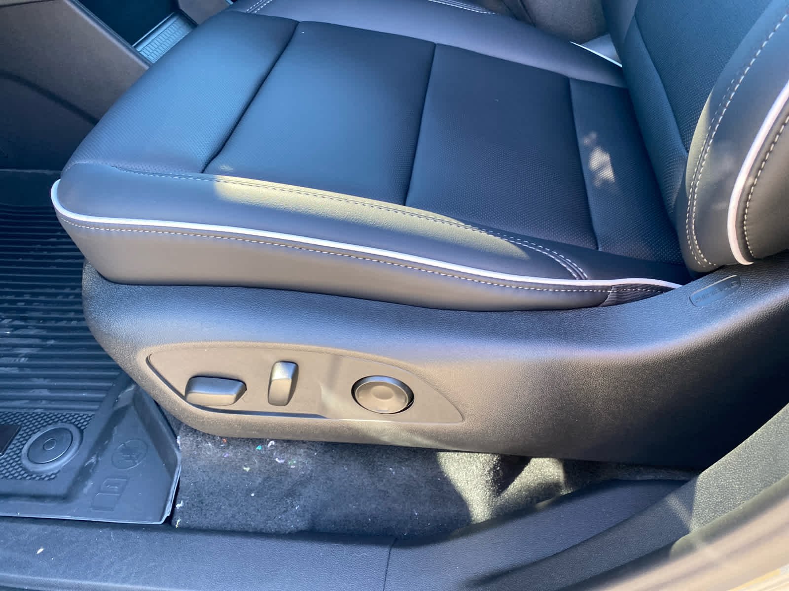 2027 Buick Enclave Preferred - Photo 10