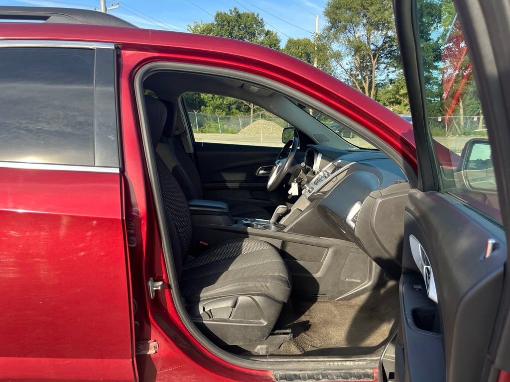 Used 2010 Cardinal Red Metallic Chevrolet LT w/1LT image 34