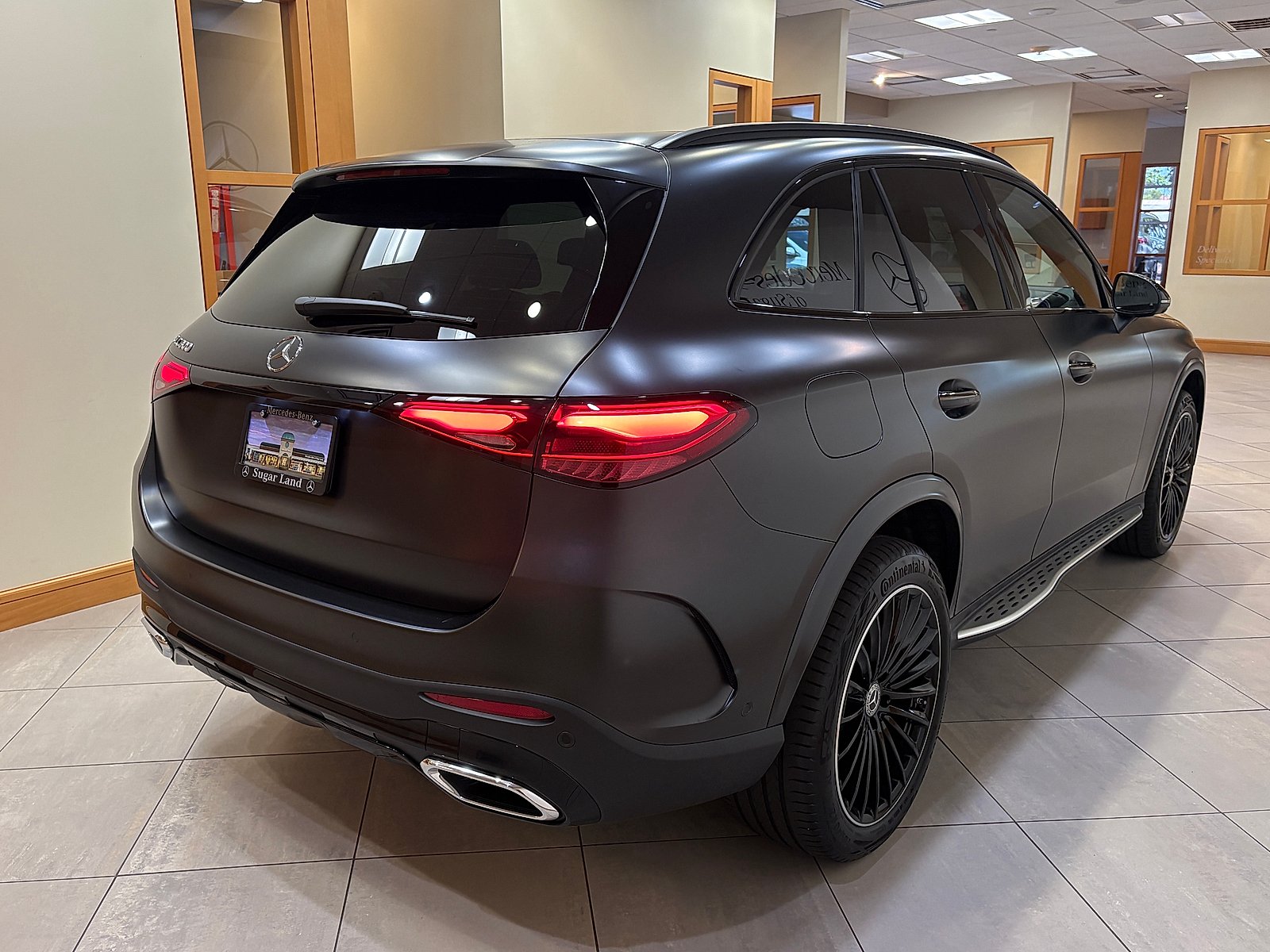 New 2027 MANUFAKTUR exclusive graphite grey magno Mercedes-Benz GLC 300 image 5