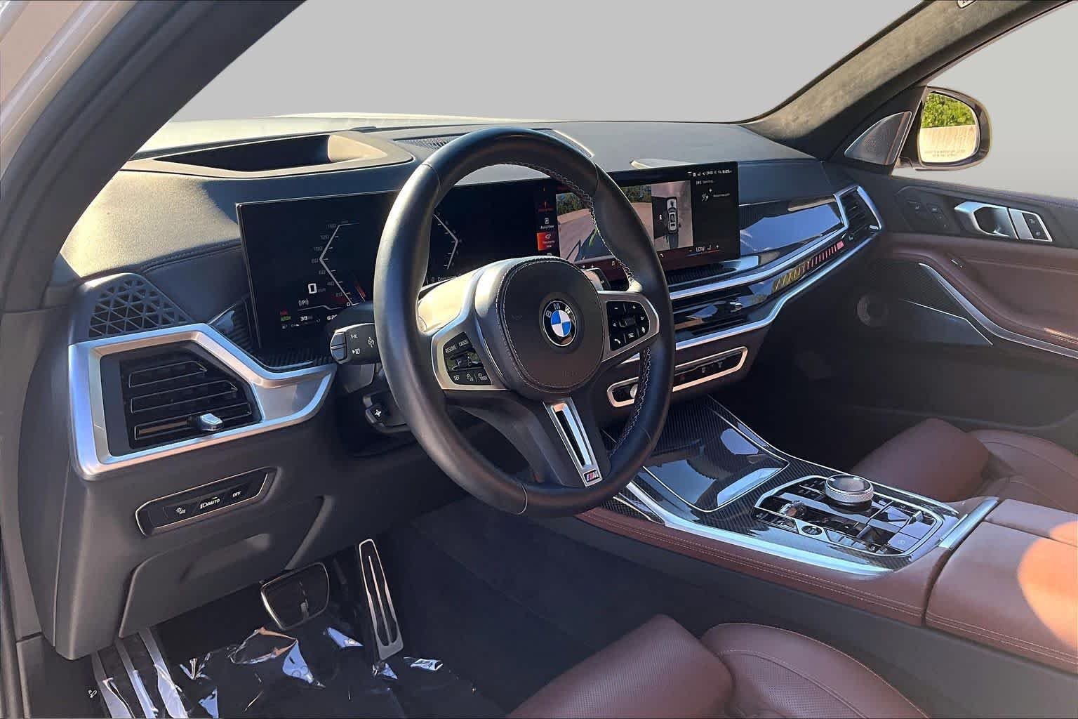 Used 2025 Mineral White Metallic BMW M60i image 18