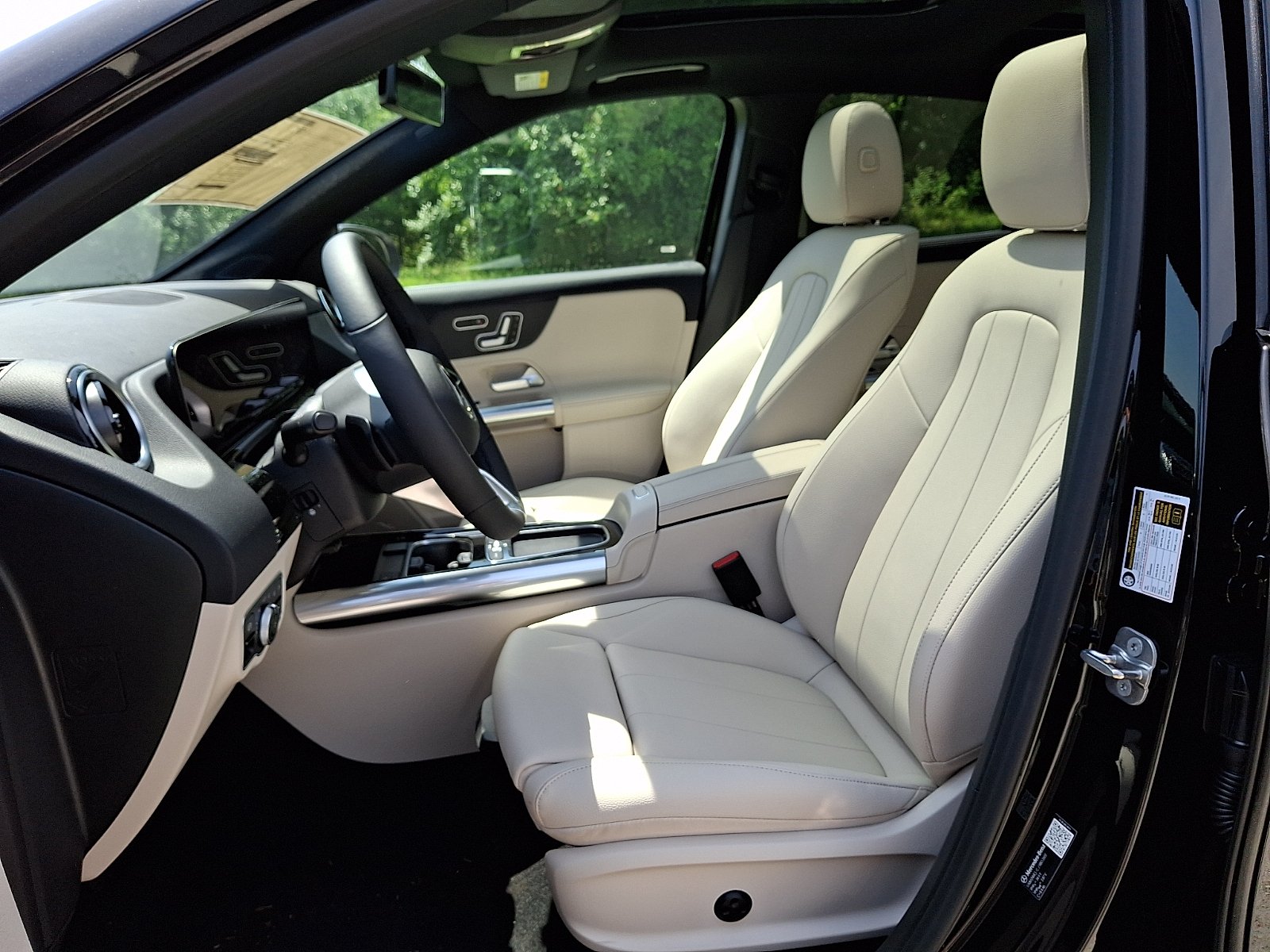 New 2026 Night Black Mercedes-Benz GLA 250 image 11