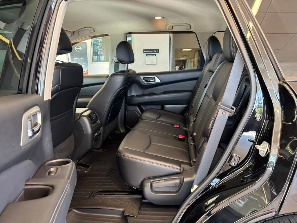 Used 2019 Black Nissan SL image 27