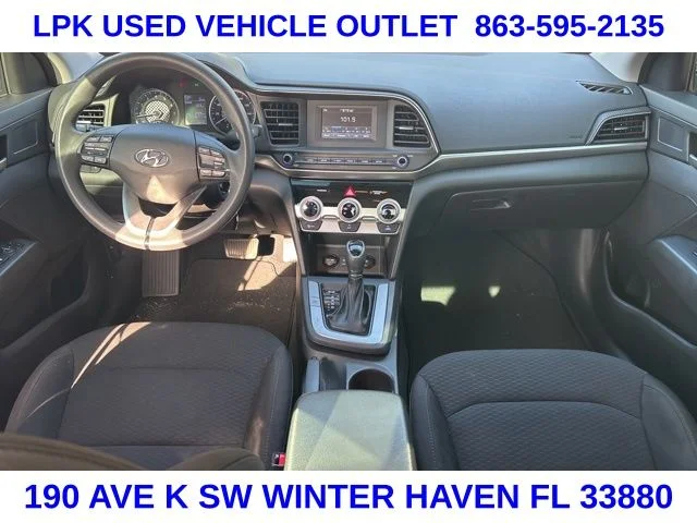 Used 2019 Silver Hyundai SE image 11