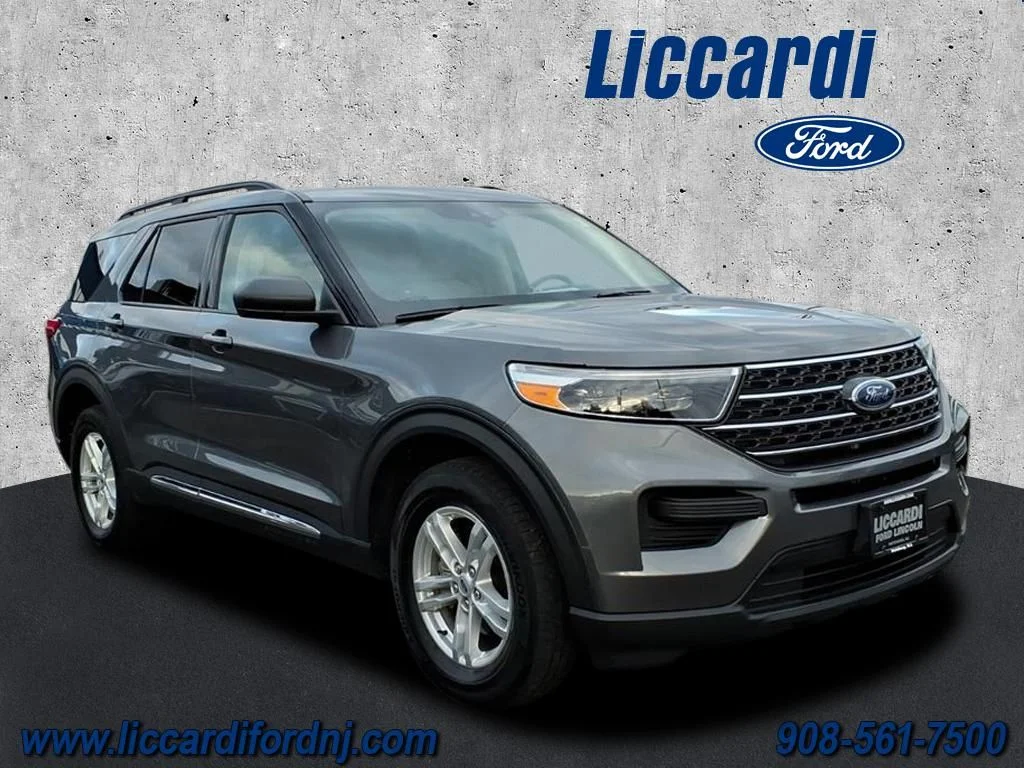 2022 Ford Explorer XLT 4WD's photo