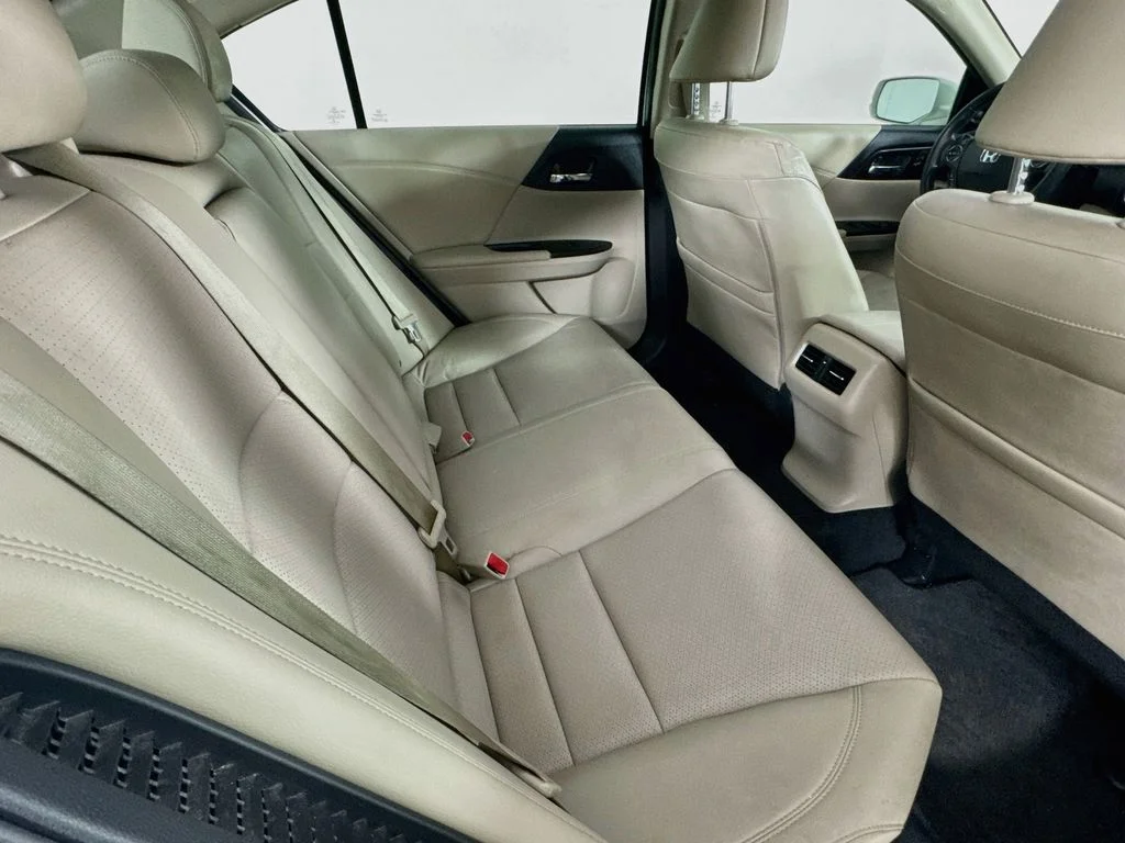 Used 2015 White Honda Touring image 34