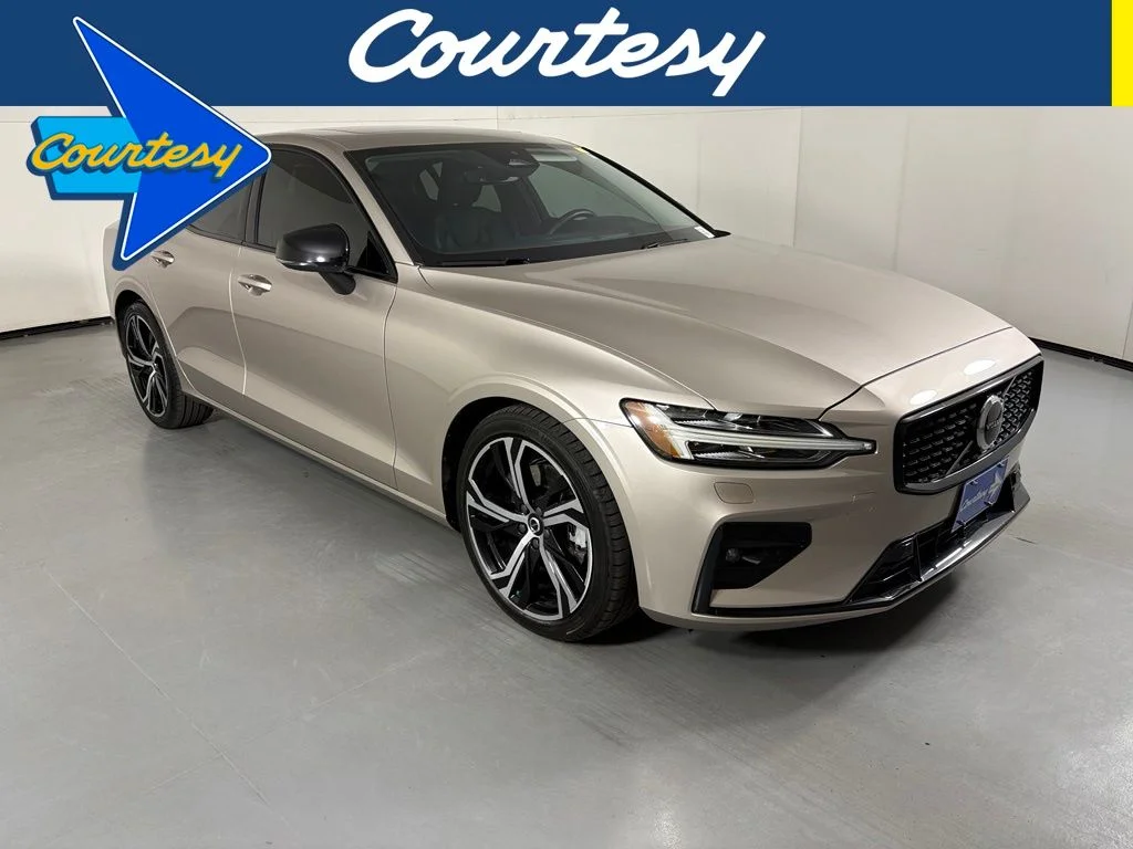 2024 Volvo S60 B5 Core Dark Theme's photo