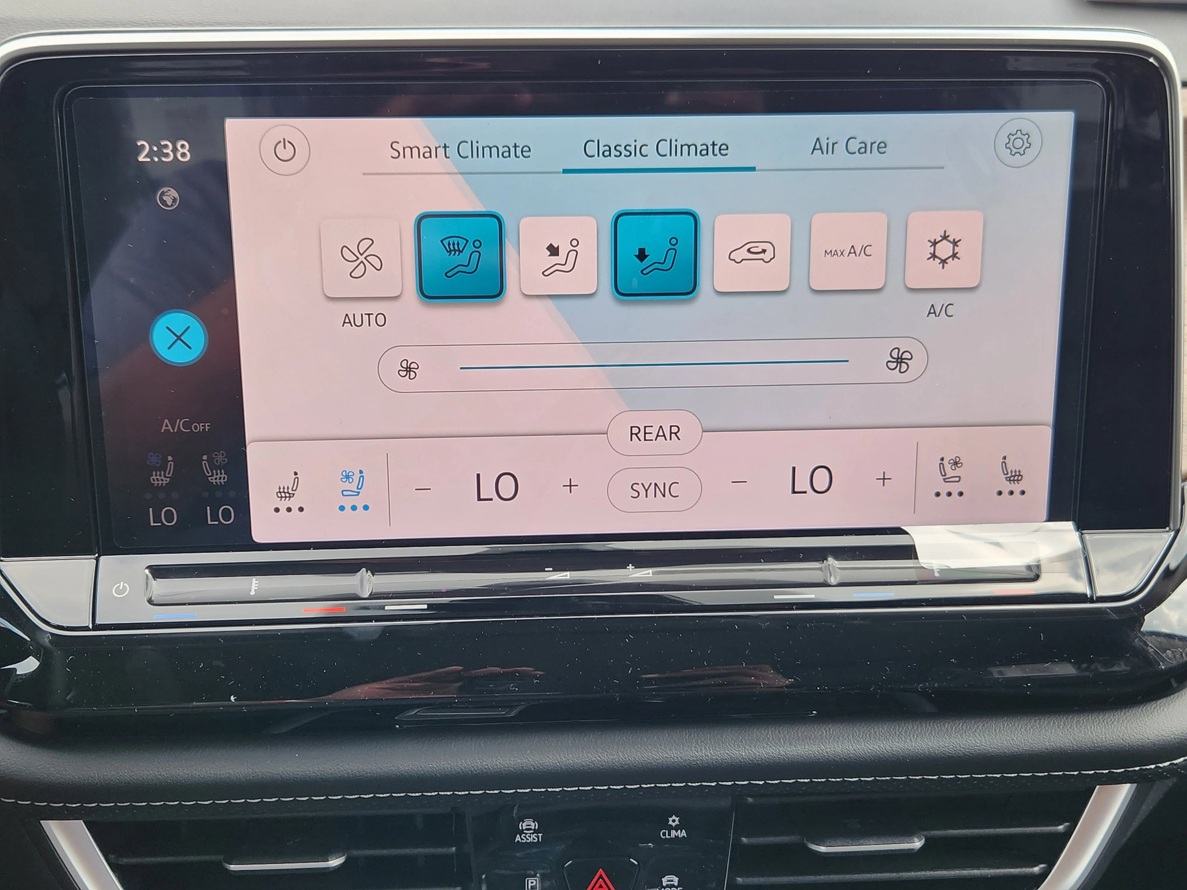 New 2026 Silver Volkswagen 2.0T SE w/Technology image 13