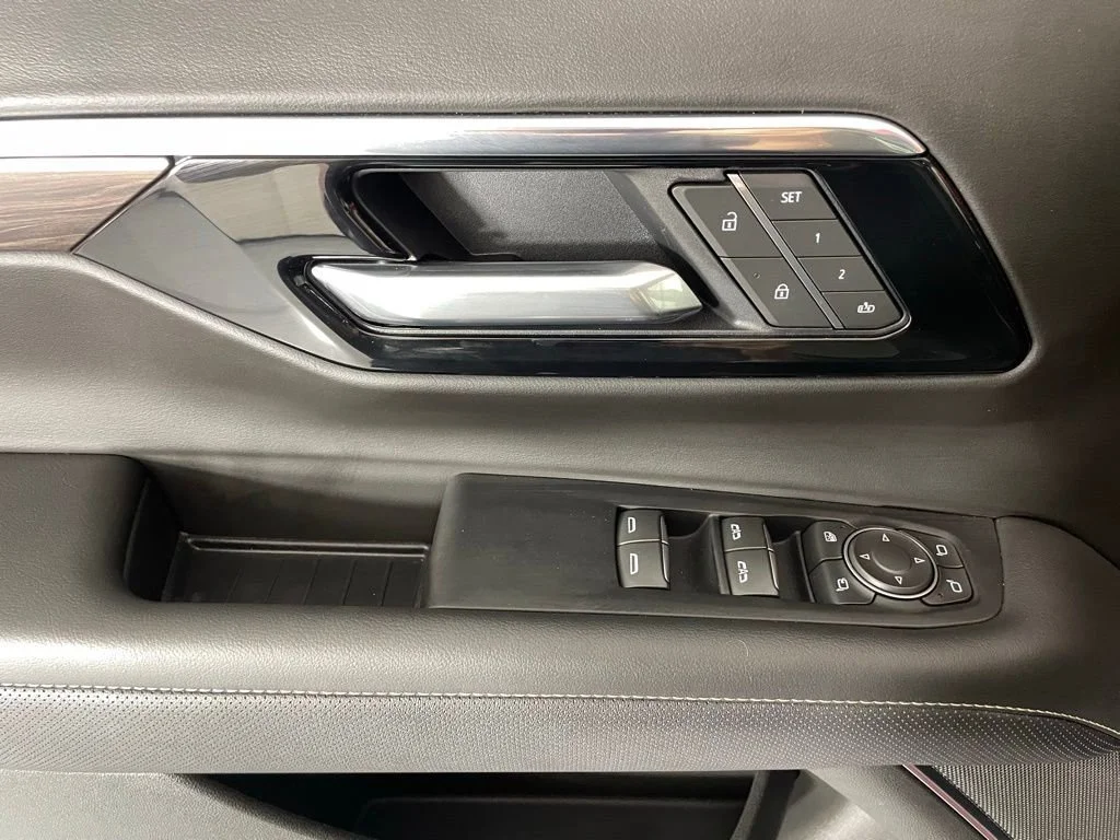 2025 Chevrolet Suburban Premier - Photo 20