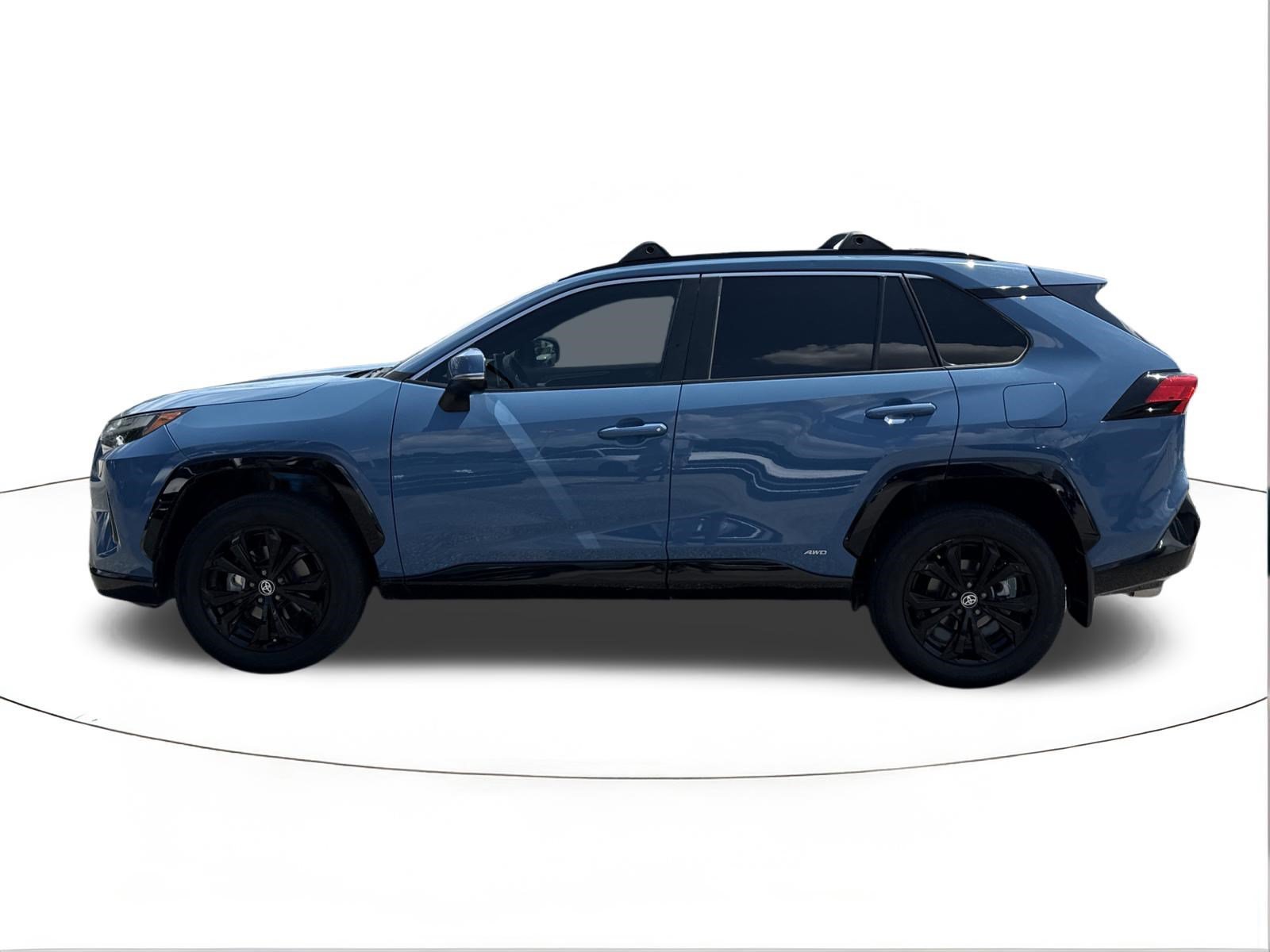 2024 Toyota RAV4 SE - Photo 6