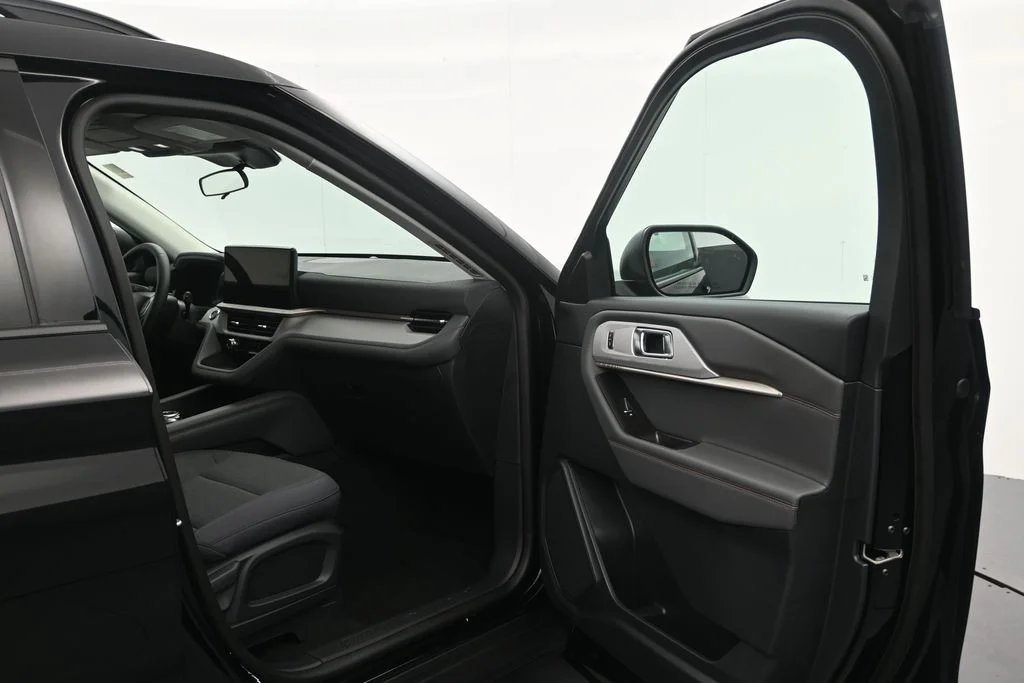 New 2026 Agate Black Metallic Ford Active image 16