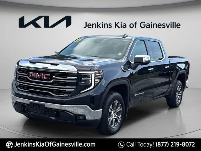 Used 2025 Silver GMC SLT image 9