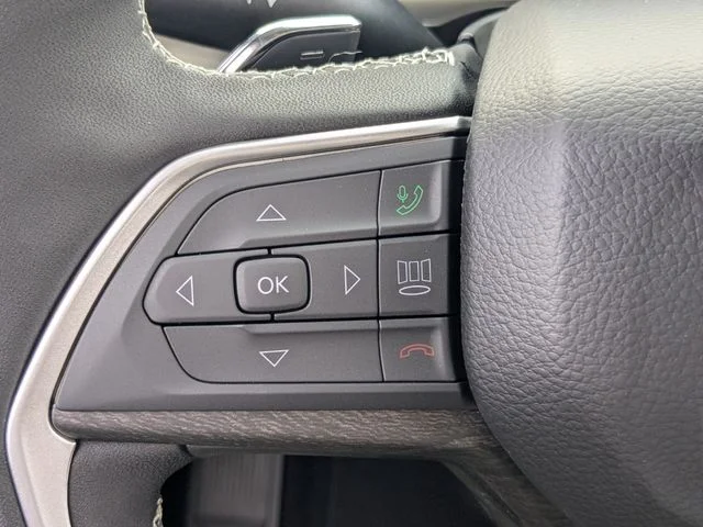 New 2026 Silver Zynith Exterior Paint Jeep Altitude image 24