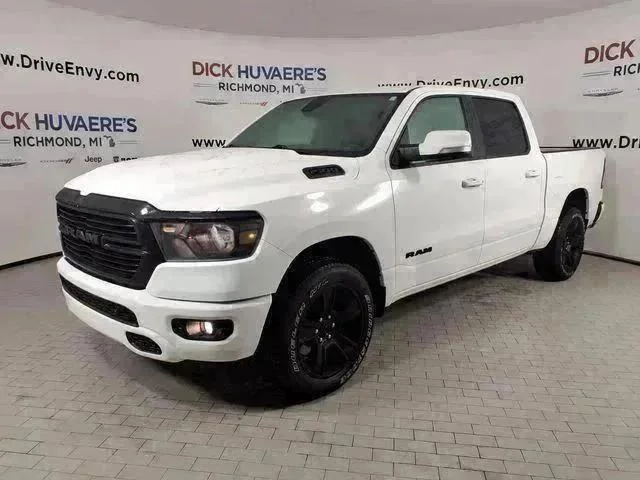 2020 RAM 1500 Big Horn/Lone Star 4x4 Crew Cab 5'7's photo