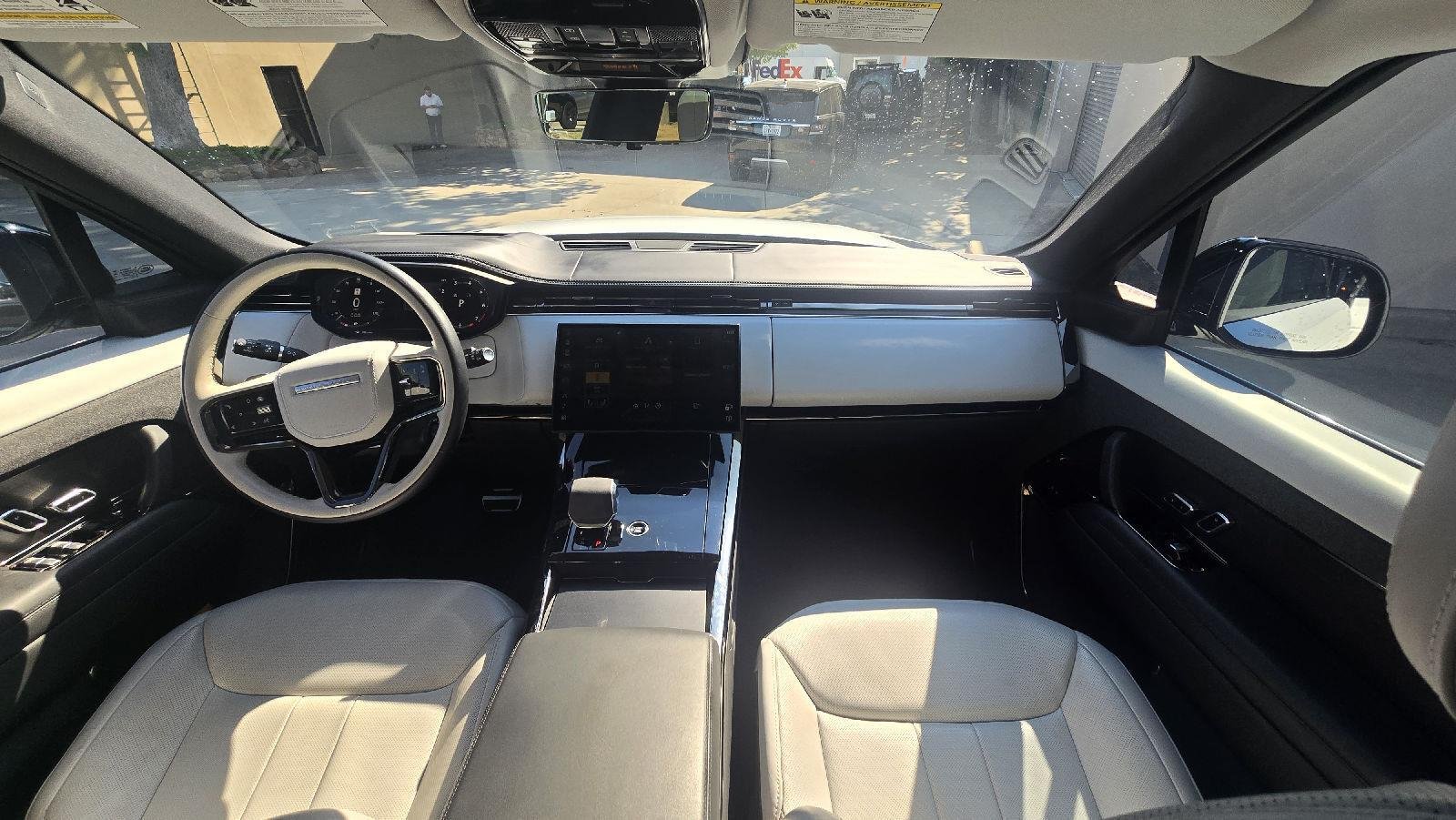 Used 2024 Ostuni Pearl White Land Rover P400 Dynamic SE image 11