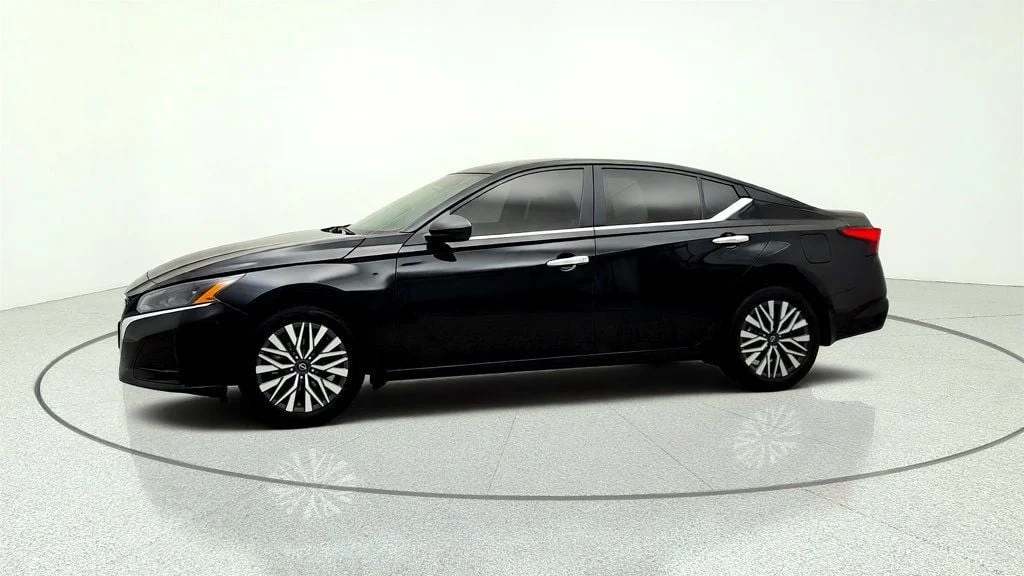 Used 2024 Super Black Nissan 2.5 SV AWD Sedan image 8
