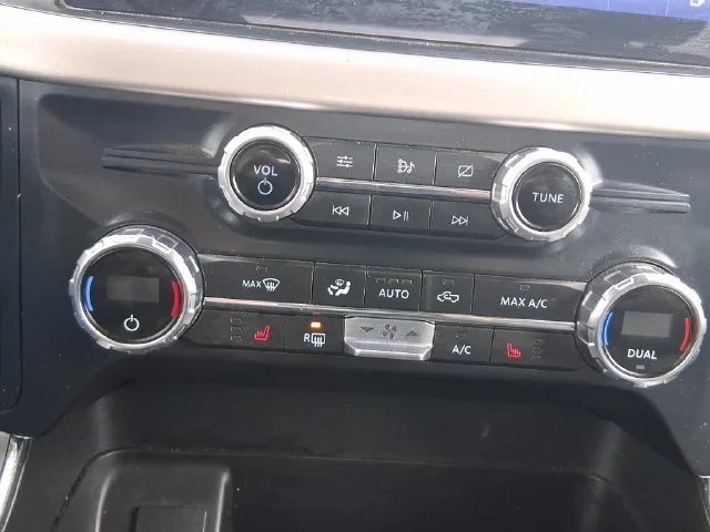 Used 2021 Gray Ford XLT image 29