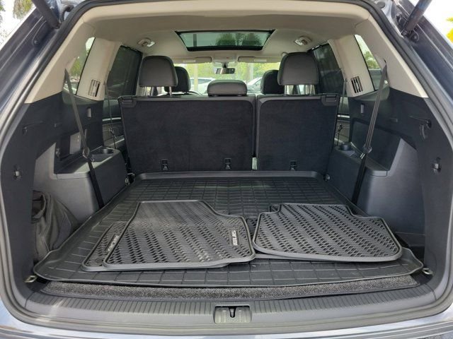 2022 Volkswagen Atlas SE w/Tech - Photo 6