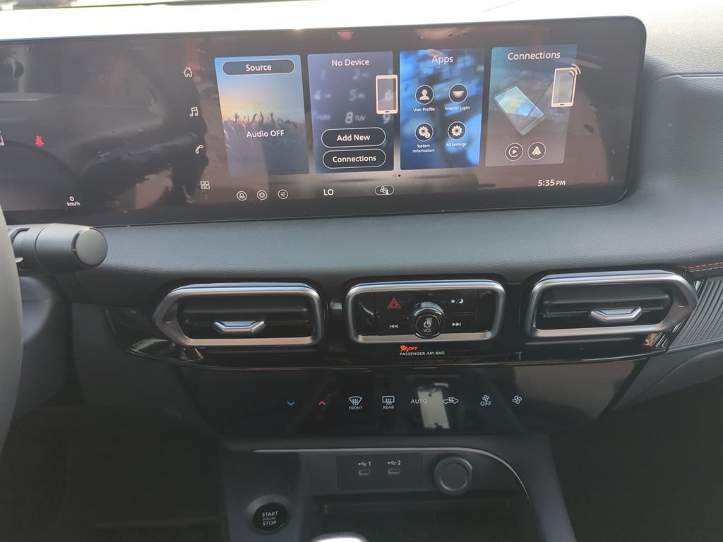 New 2026 Atlantic Gray Metallic / Super Black Two-tone Nissan SR image 21